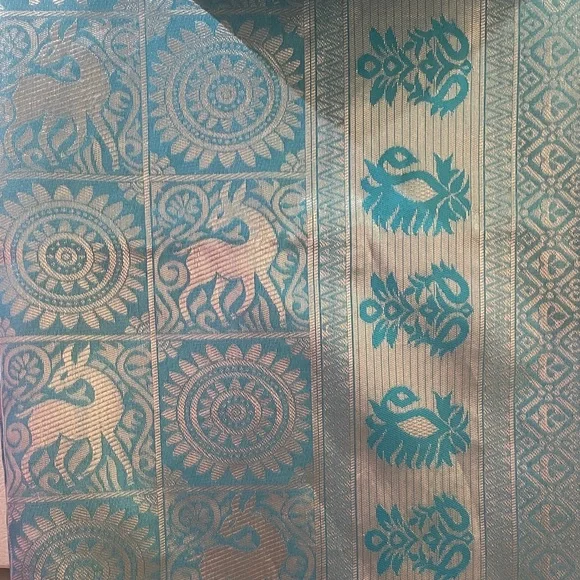 Blue and Silver Deer Motif Saree - Picture 4 of 8